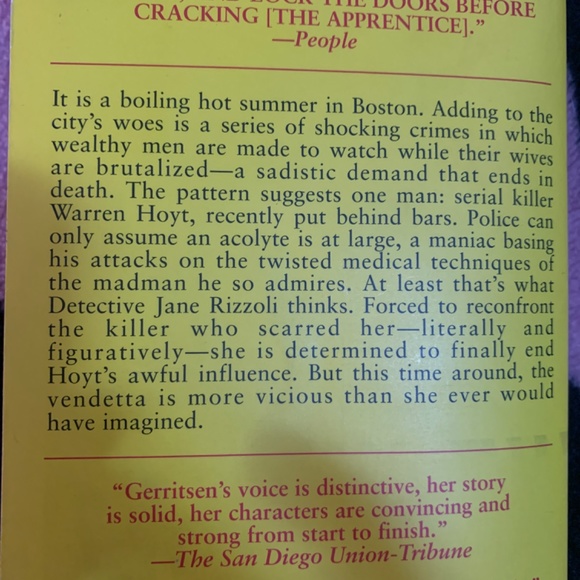 4/$20 Tess Gerritsen Murder crime novel The Apprentice - Picture 2 of 2